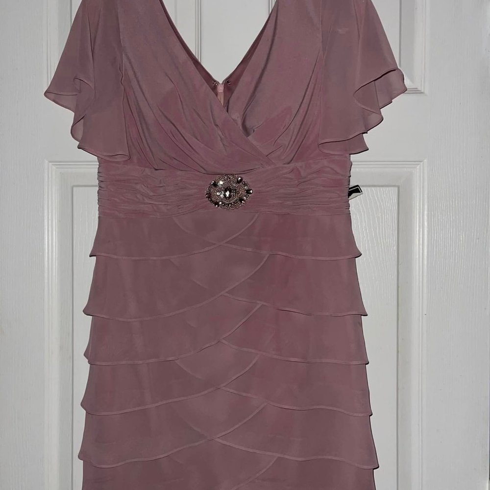 Women's Dress sz 12P Jessica Howard Mauve very good condition .. No stains